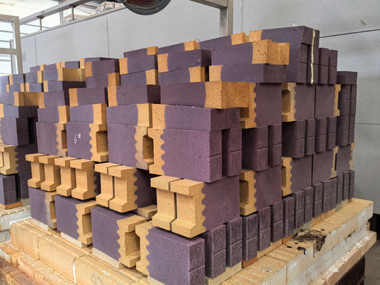 comprar ladrillo de aislamiento compuesto de cromo-circonio corindón, que se aplica a los hornos de incineración de residuos peligrosos. online manufacture
